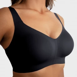 Evelyn & Bobbie Beyond Black Wireless Bra